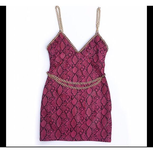 Women Pink Faux SnakeSkin Mini Dress w Adj. Chain Straps and Belt  Sz. XL NWT - Picture 1 of 12